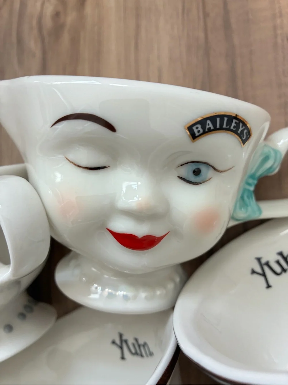 Baileys White Wink Face Teacup and Creamer Set 8 boy or girl